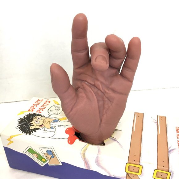 Realistic Hand Spare Parts Prop Russ Berrie Vintage 80’s - Picture 8 of 12